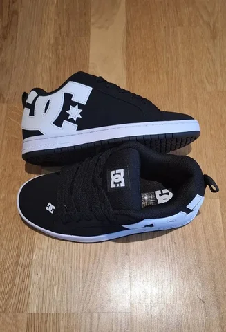Кроссовки DC Shoes новые 39 размера - частное объявление в Красноярск