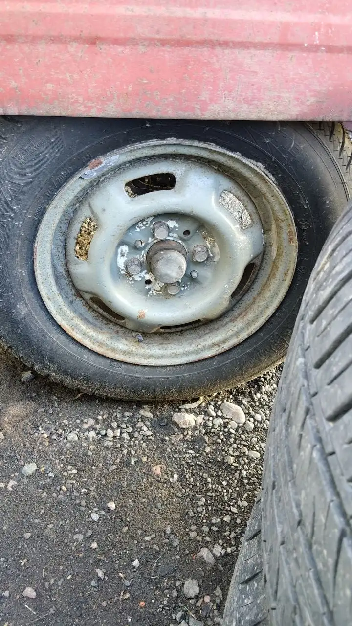 Продам комплект авто шин - шины (Авто) в Красноярск