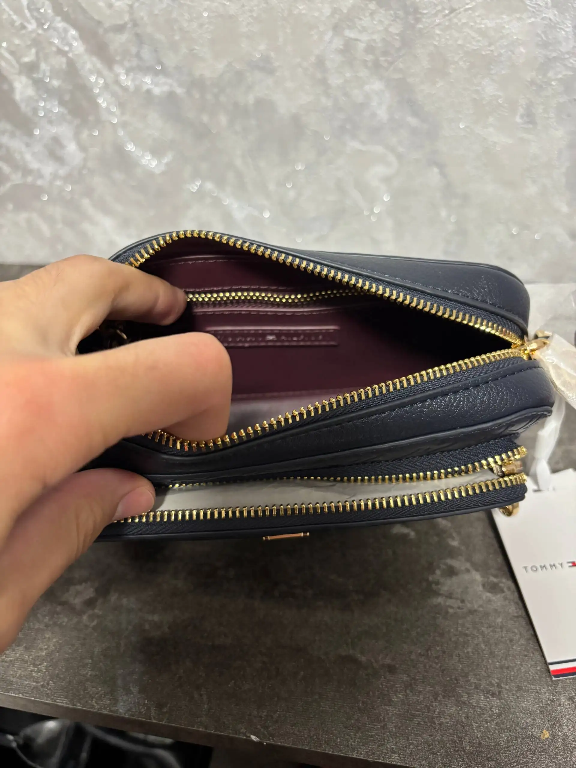 Сумка Tommy Hilfiger оригинал - Сумки (Одежда) в Красноярск