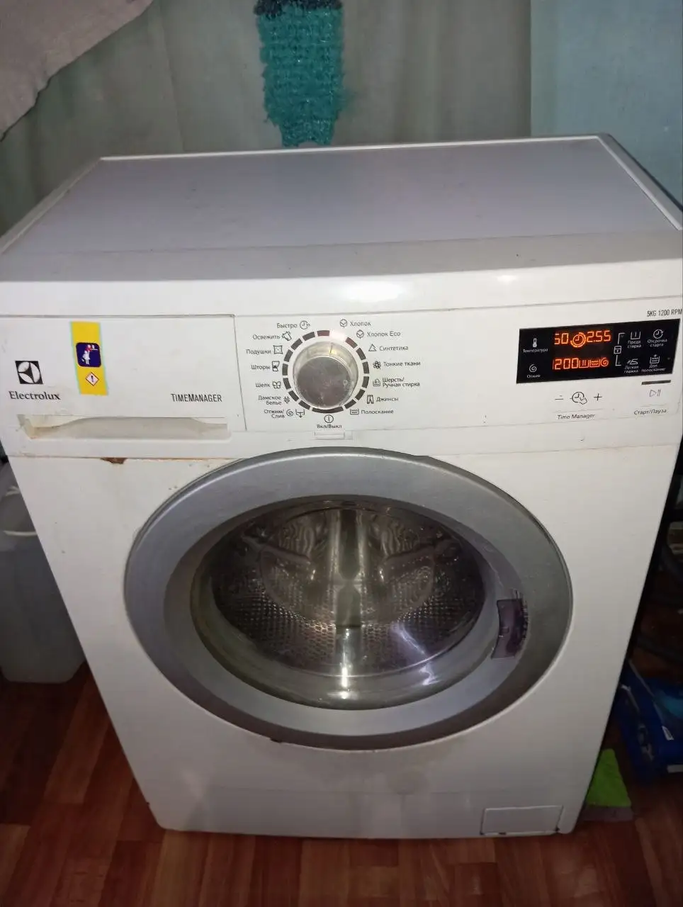 Стиральная машина Electrolux 1200rpm - Бытовая техника (Для дома и дачи) в Красноярск