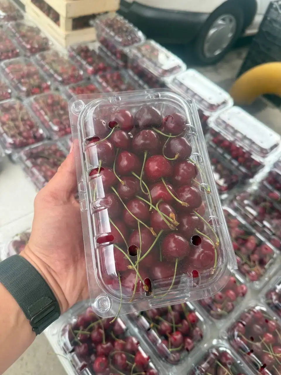Свежие ягоды и черешня по низким ценам - Ягоды (Продукты) в Красноярск