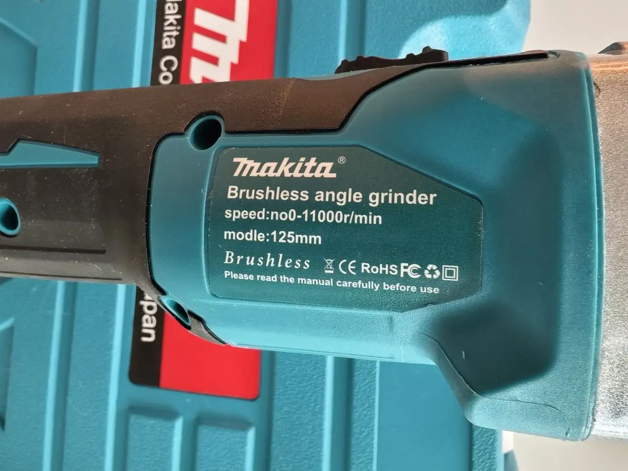 Аккумуляторная болгарка Makita 125 мм - Электроинструмент (Запчасти) в Красноярск
