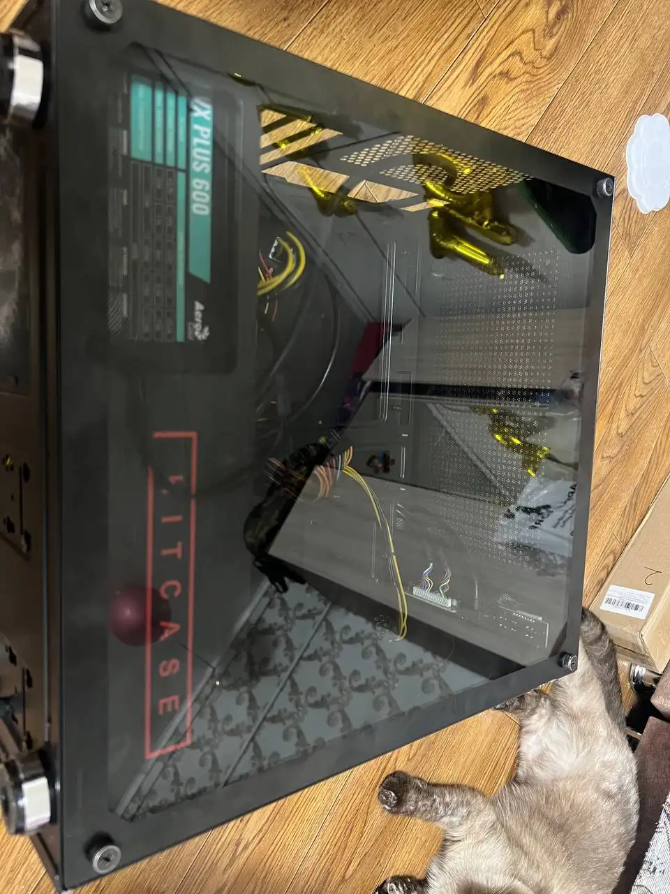 Продам корпус Mastero HitCase с БП AeroCool - Комплектующие (Электроника) в Красноярск