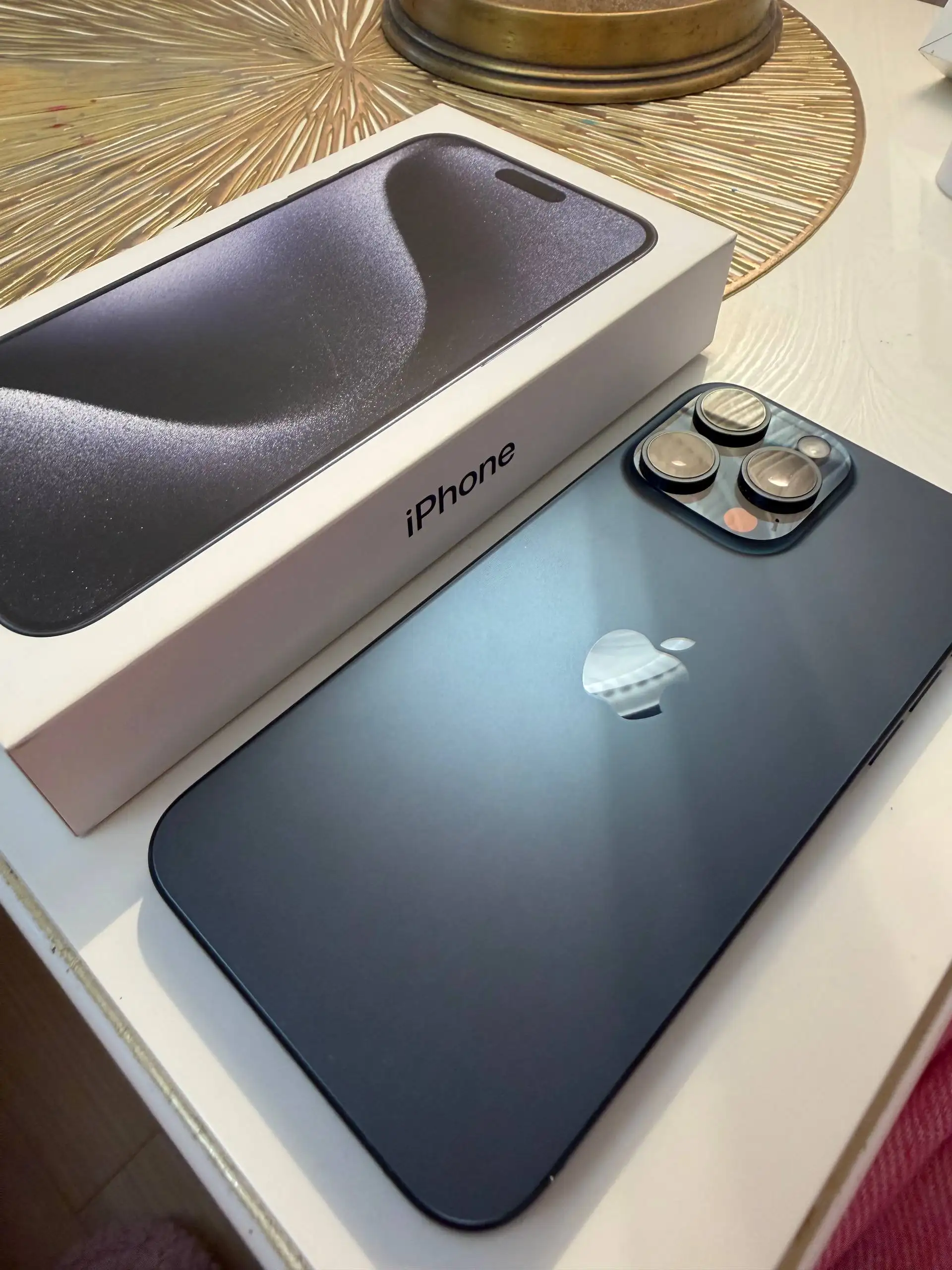 Продаю iPhone 15 Pro Max 256GB - Смартфоны (Электроника) в Красноярск