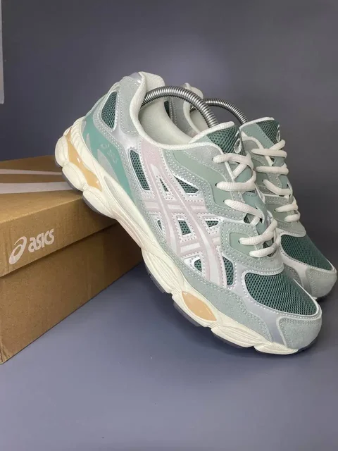 Кроссовки Asics GEL NYC - частное объявление в Красноярск
