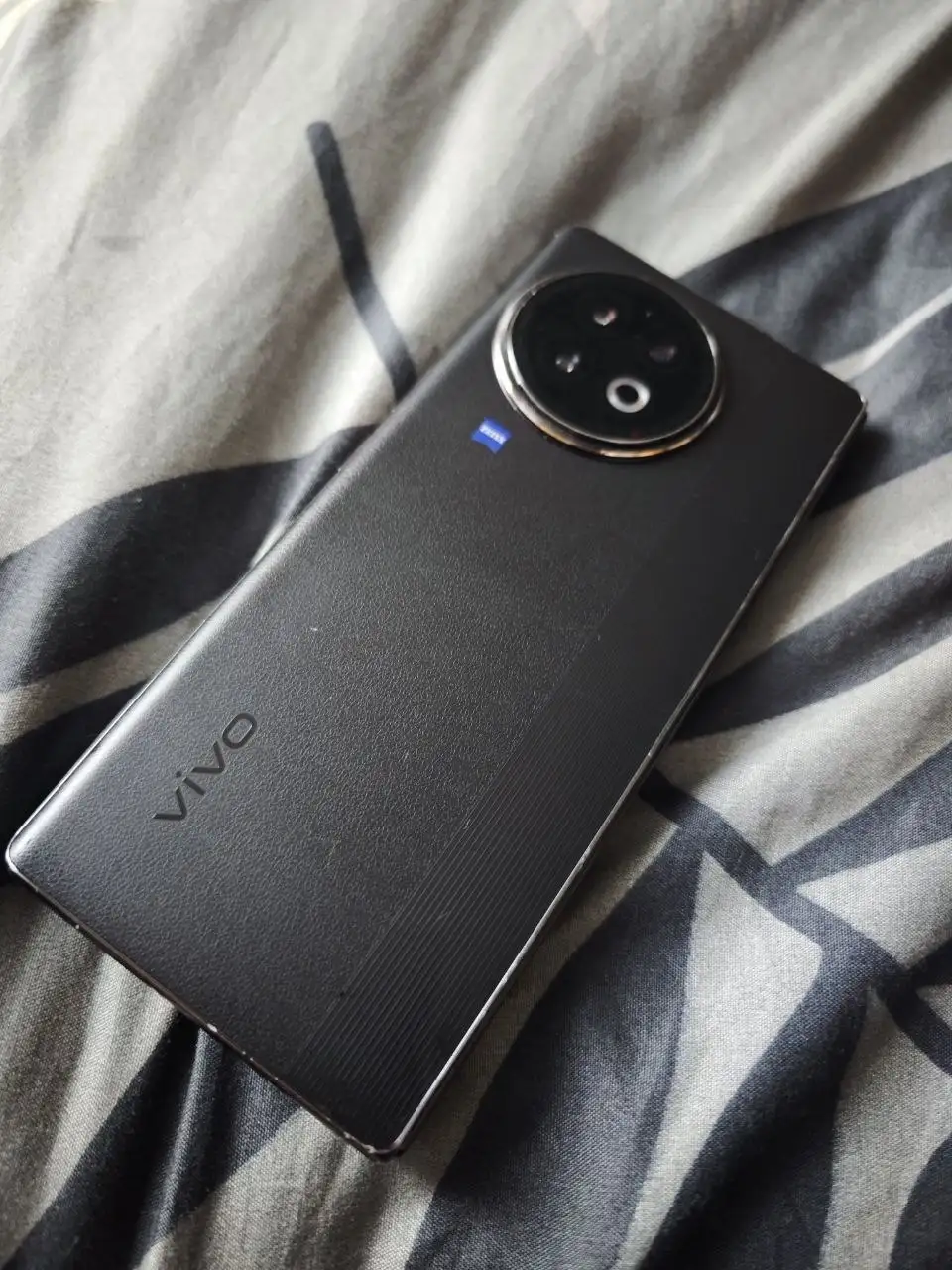 ViVo X Fold2 256GB с дефектами - Мобильные телефоны (Электроника) в Красноярск