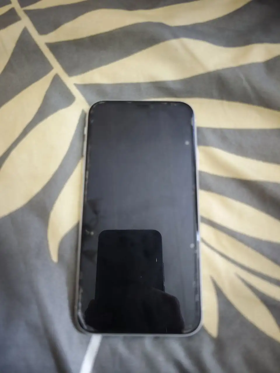 Обмен iPhone XR - Смартфоны (Электроника) в Красноярск