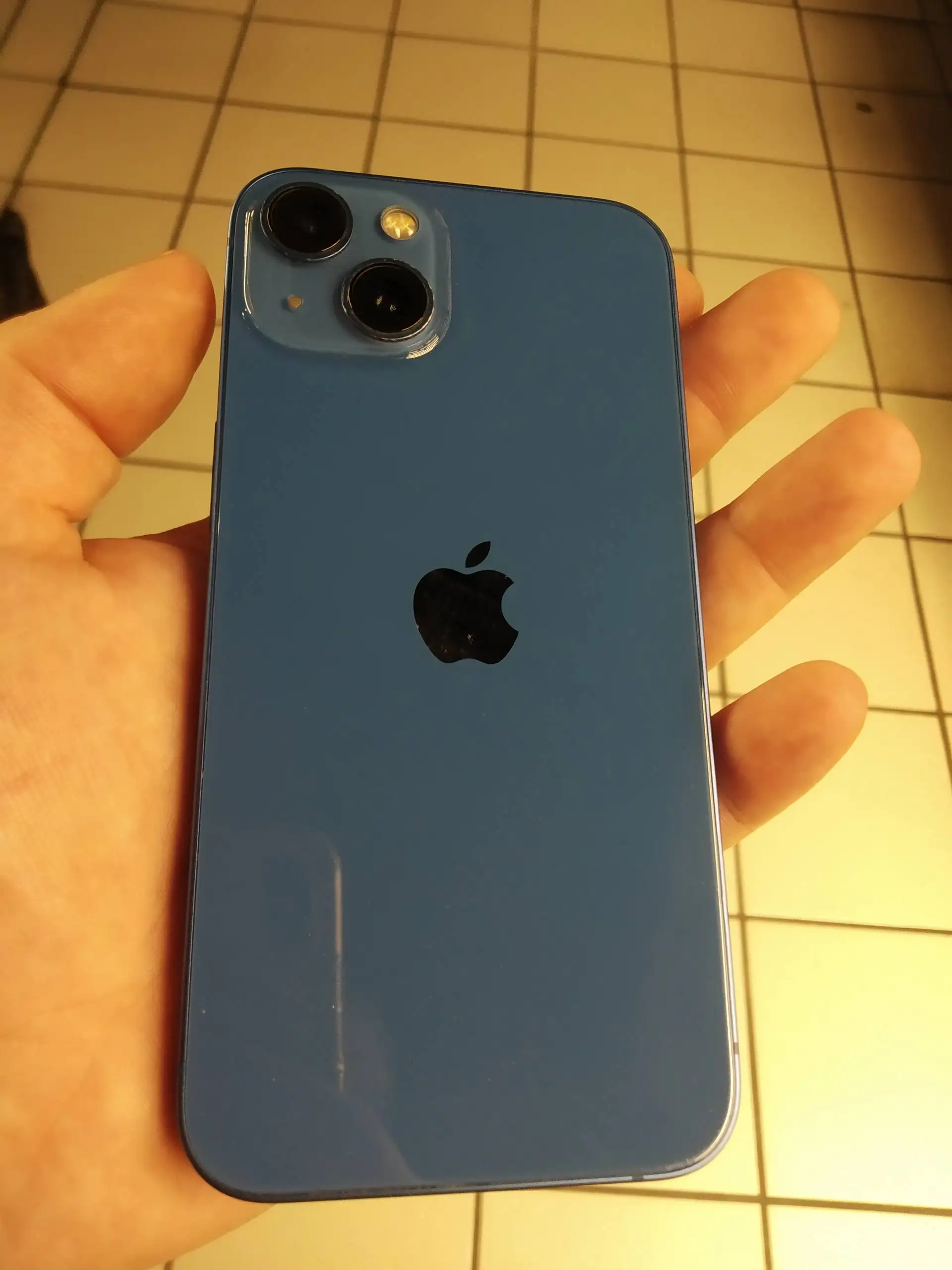 Продам IPhone 13 128GB - Смартфоны и гаджеты (Электроника) в Красноярск