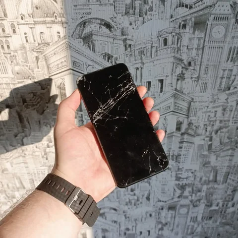 Продам Honor 9x 4/128Gb с разбитым дисплеем - Музыкальное оборудование в Красноярск