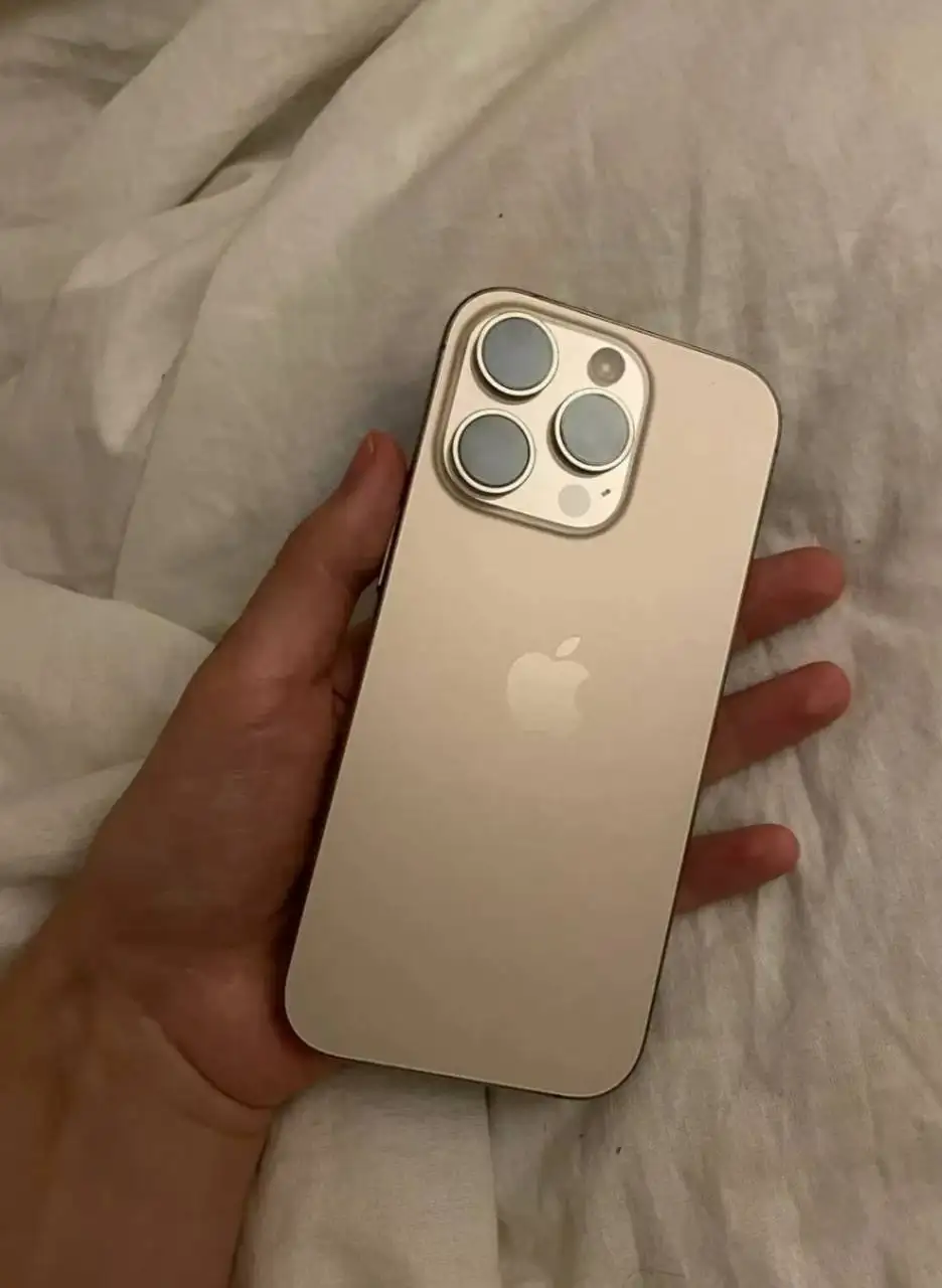 iPhone с дефектом экрана - Мобильные телефоны (Электроника) в Красноярск