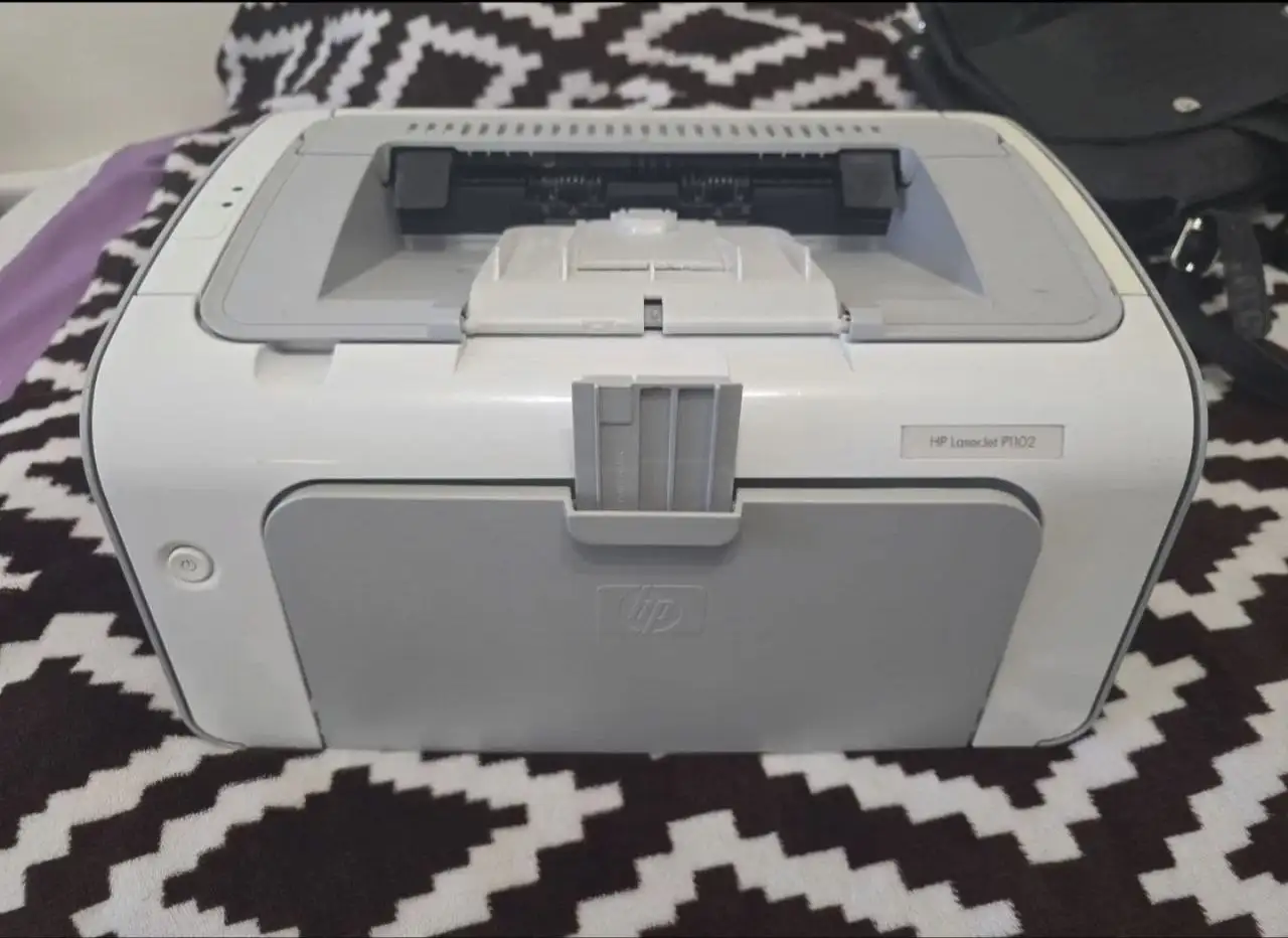 Продам принтер HP LaserJet 1102 - Принтеры (Электроника) в Красноярск