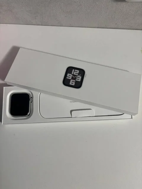 Apple Watch SE 44 мм - Компьютеры в Красноярск