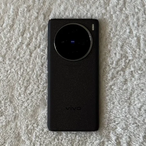 Vivo X100 12+256 GB - Смартфоны в Красноярск