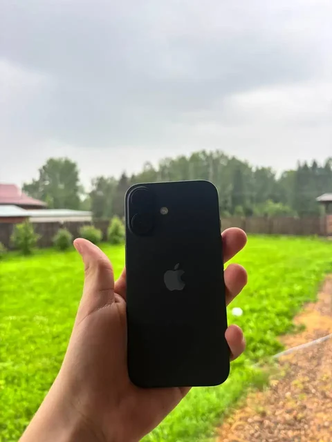 iPhone 16 128GB в идеальном состоянии - Компьютеры в Красноярск