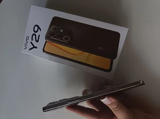 Продажа телефона Vivo Y29 - Компьютеры в Красноярск