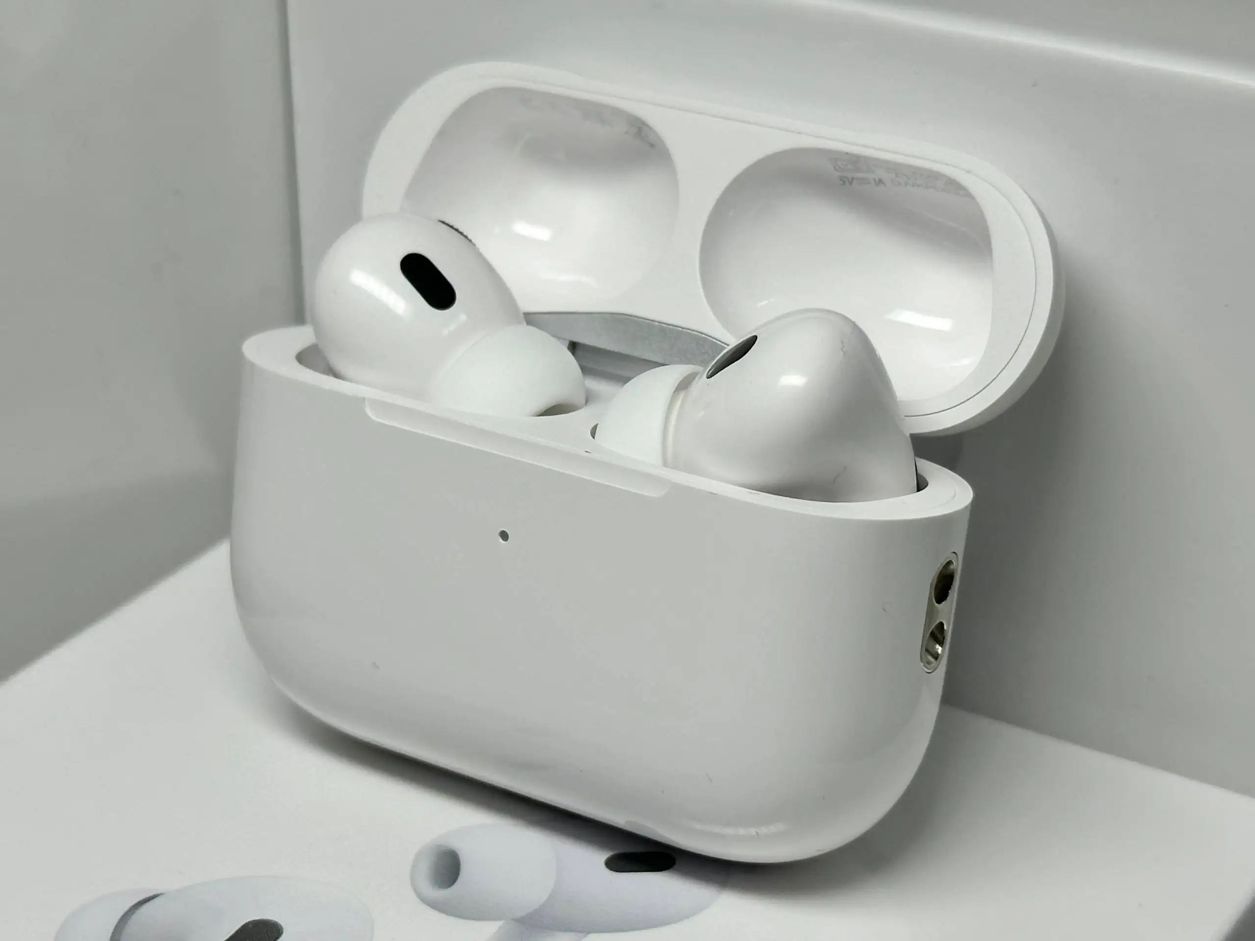 Продам Apple Watch и AirPods 2 новые - Гаджеты и аксессуары (Электроника) в Красноярск