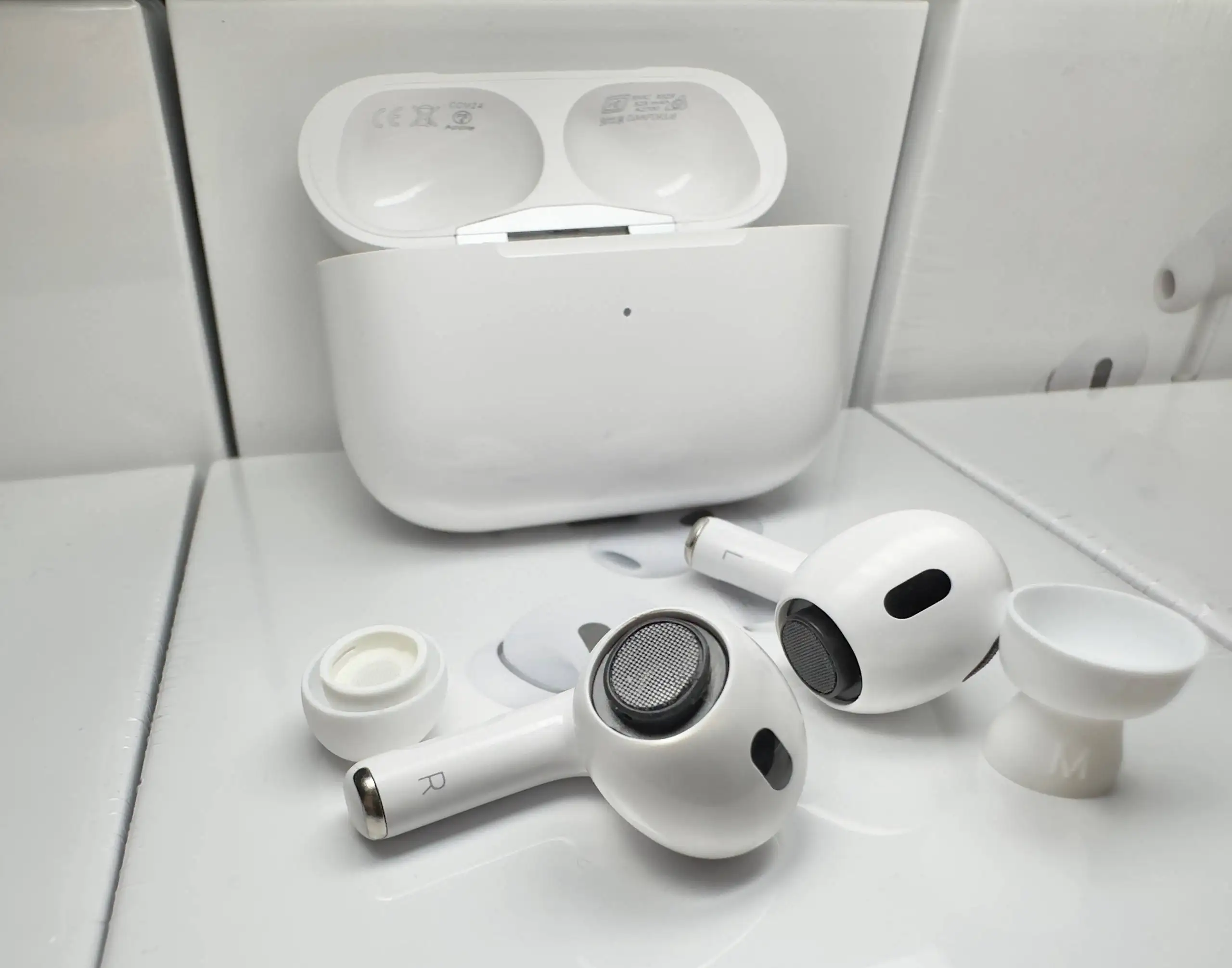 Продам AirPods Pro 2 и Apple Watch S11 (реплики) - Электроника в Красноярск