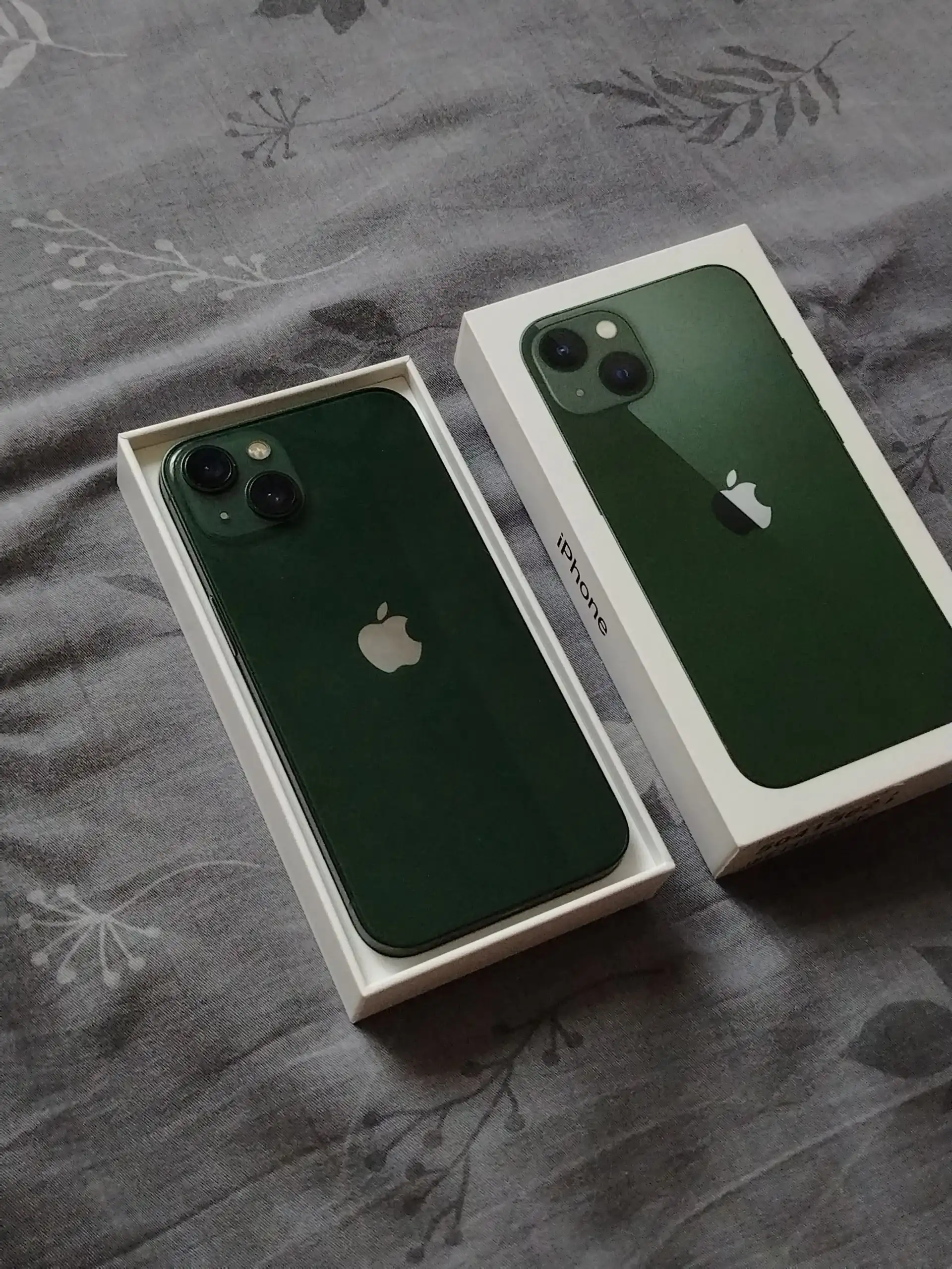 iPhone 13 128GB в хорошем состоянии - Смартфоны и гаджеты (Электроника) в Красноярск
