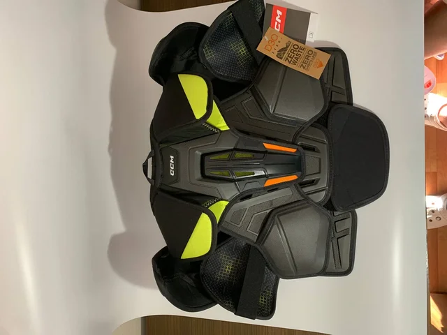Нагрудник CCM TACKS XF новый, размер SR M - Музыкальные инструменты в Красноярск