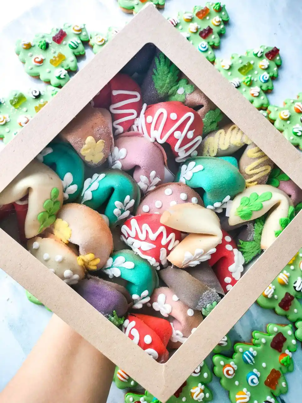 Новогодние коробочки с печеньем с предсказаниями