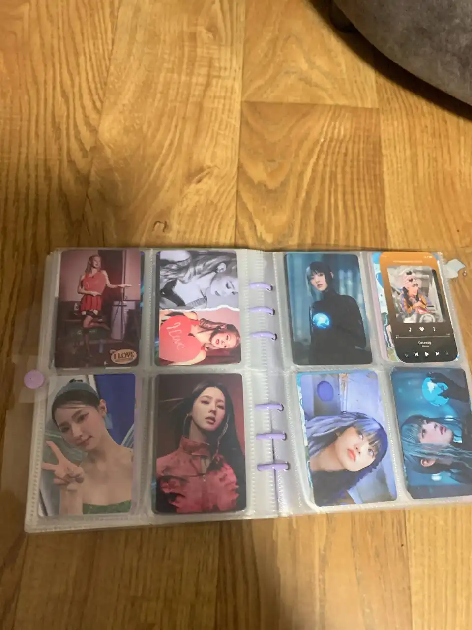 Продажа биндера с кпоп картами