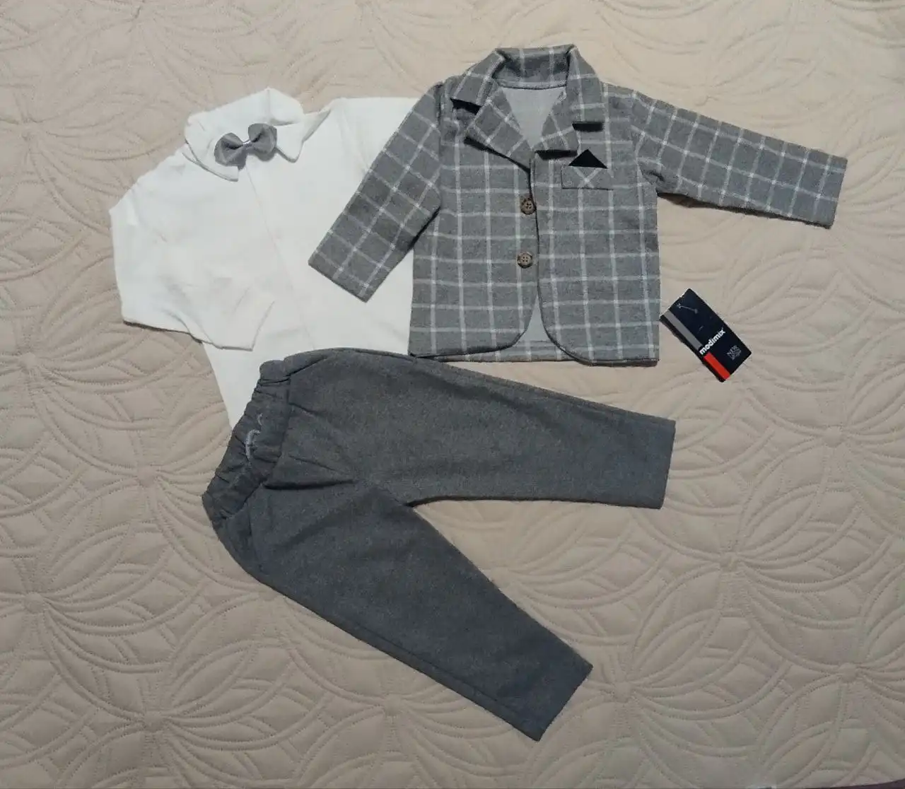 Праздничные костюмы и платья для детей