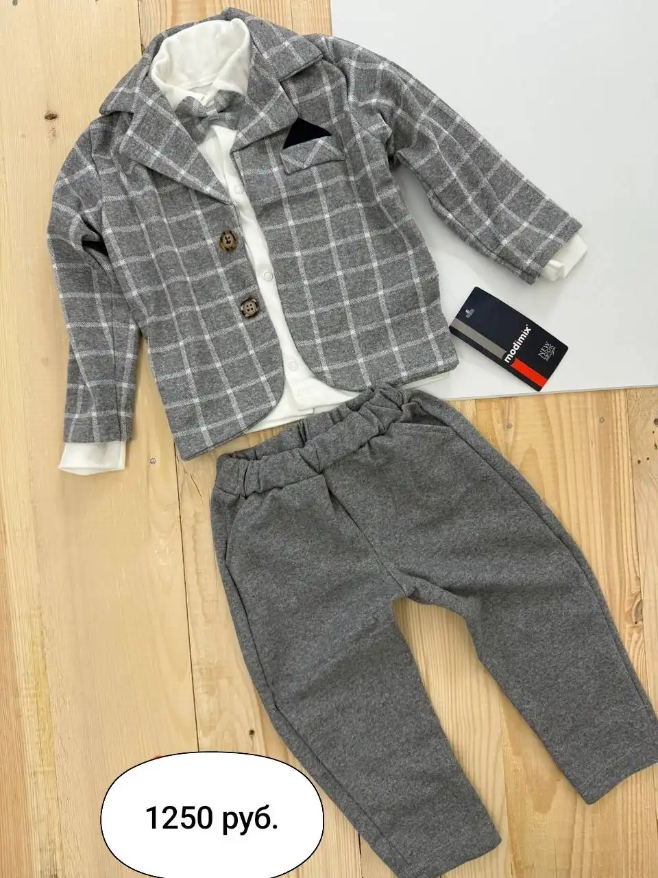 Праздничные костюмы и платья для детей