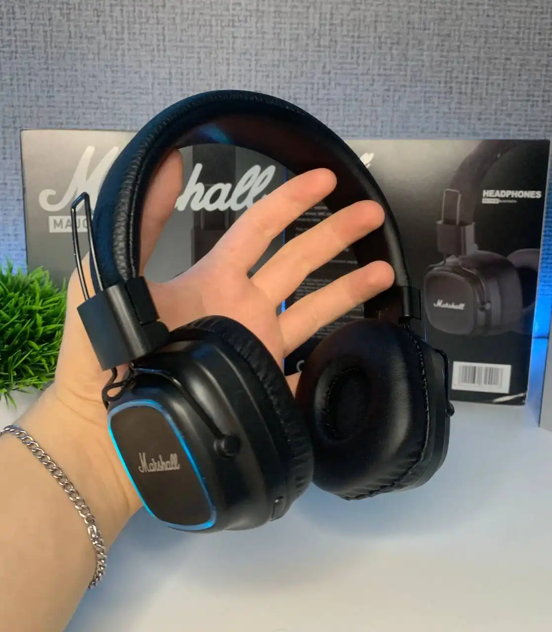 Продажа наушников и аксессуаров в Красноярске