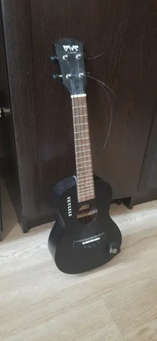 Укулеле в состоянии 6/10 - Хобби и отдых в Красноярск