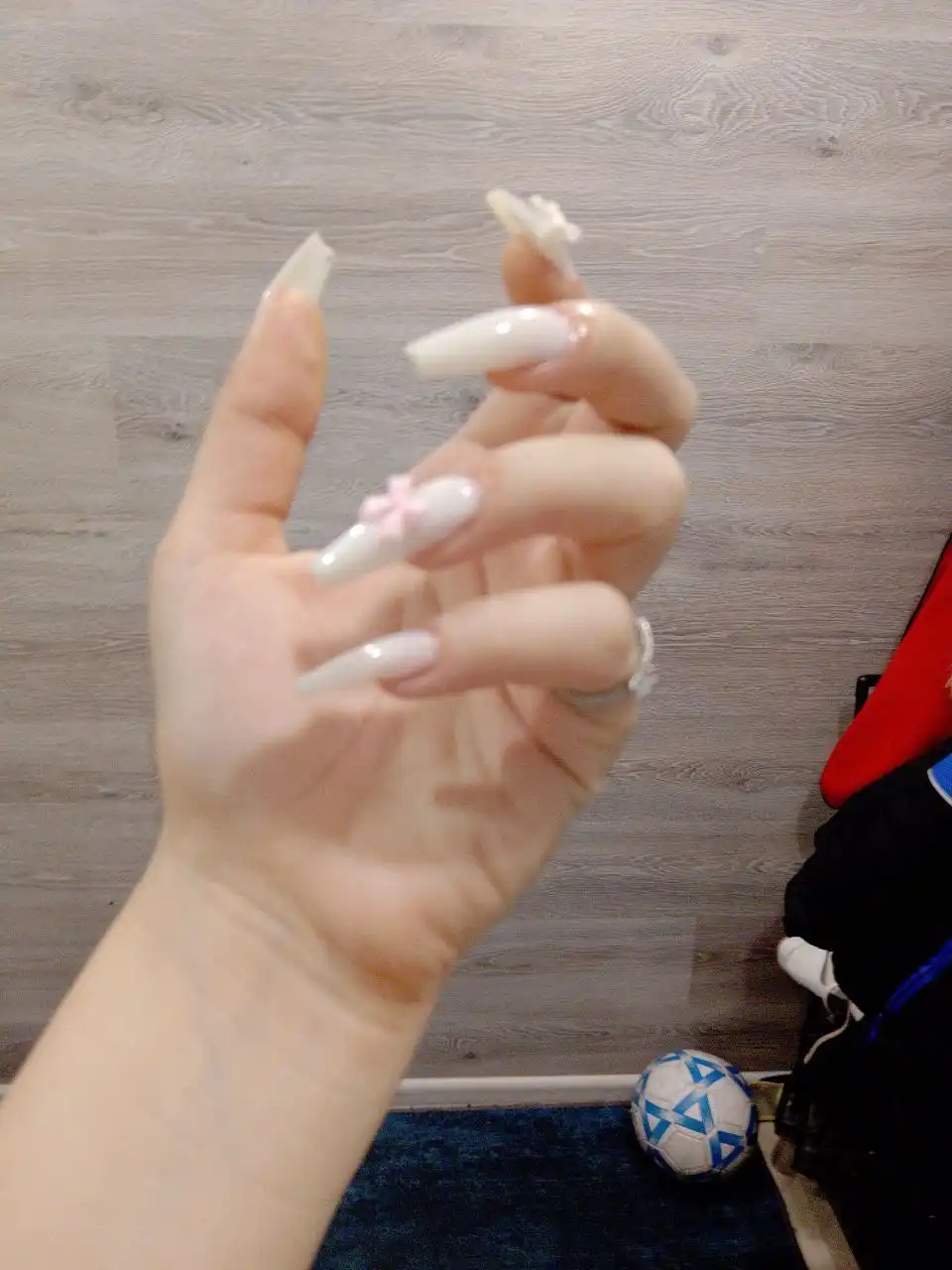 Услуги маникюра и наращивания ногтей