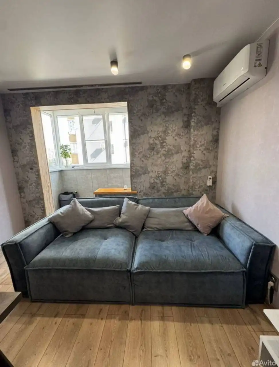 Продажа дивана, кресла и стола