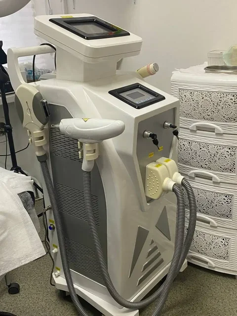 Продажа лазерного комбайна для косметологии - Красота и здоровье в Красноярск