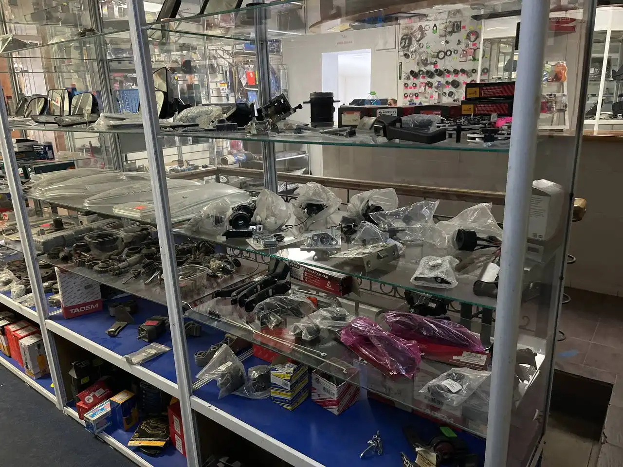 Продажа остатка запасных частей для российских автомобилей