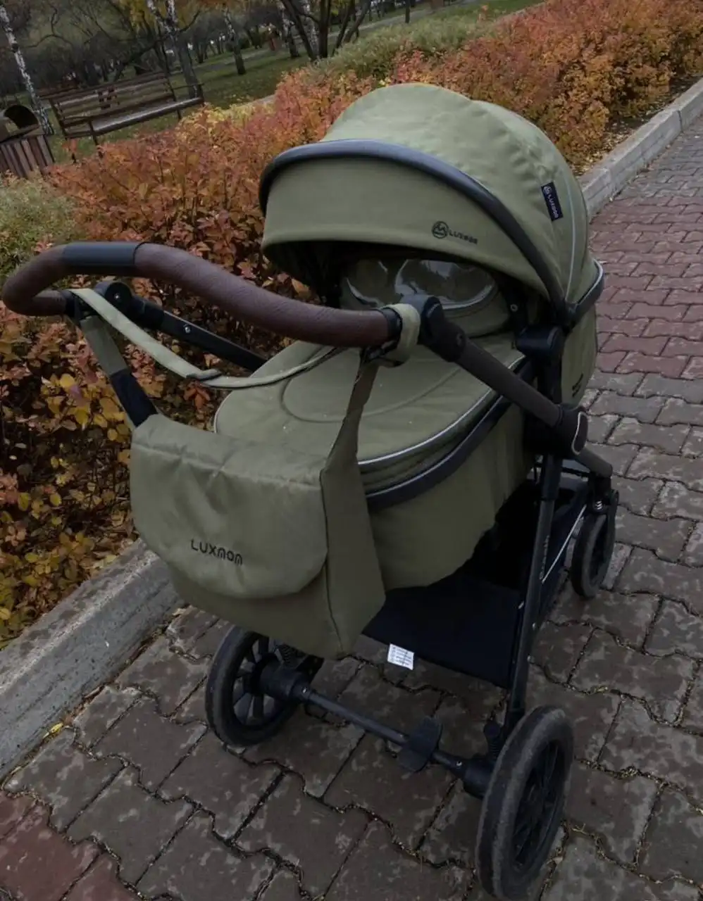 Продам коляску Luxmom 2в1 в идеальном состоянии