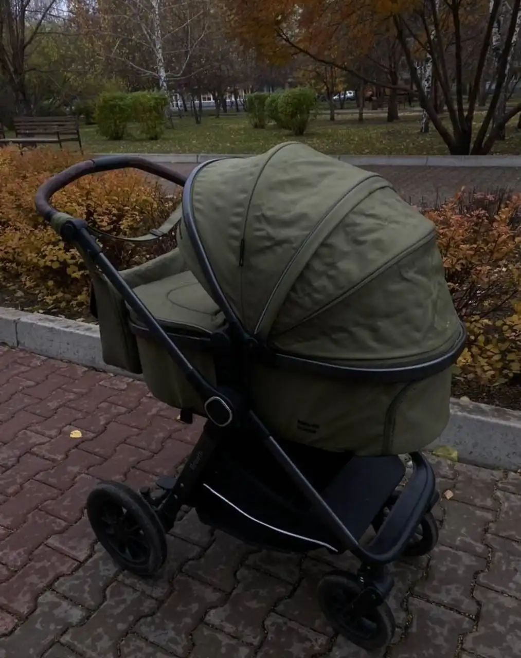 Продам коляску Luxmom 2в1 в идеальном состоянии