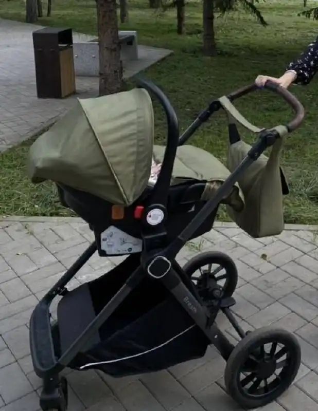 Продам коляску Luxmom 2в1 в идеальном состоянии