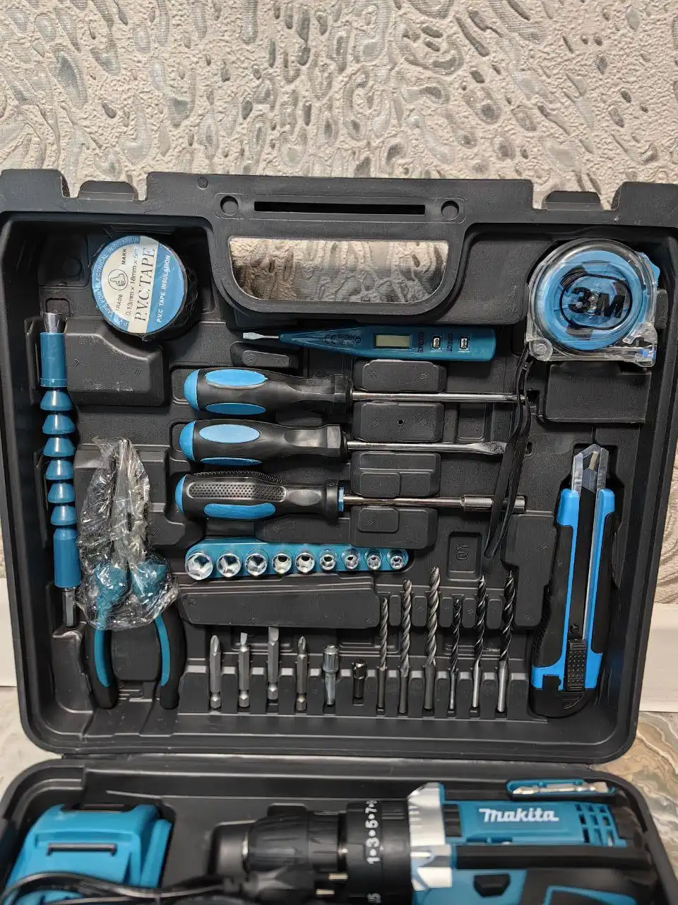 Шуруповерт Makita 2 АКБ 24v с набором инструментов
