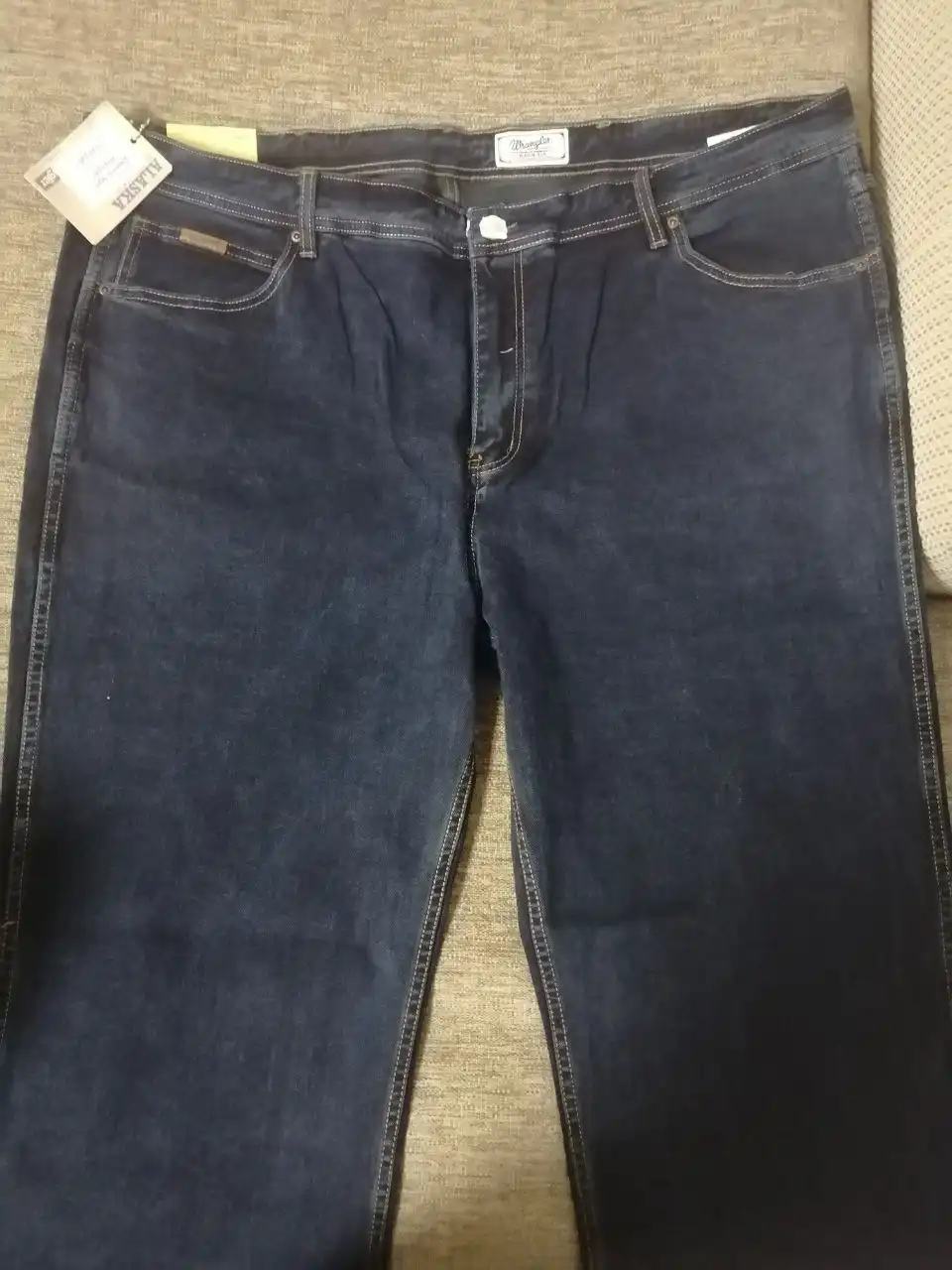 Продажа новых джинсов больших размеров