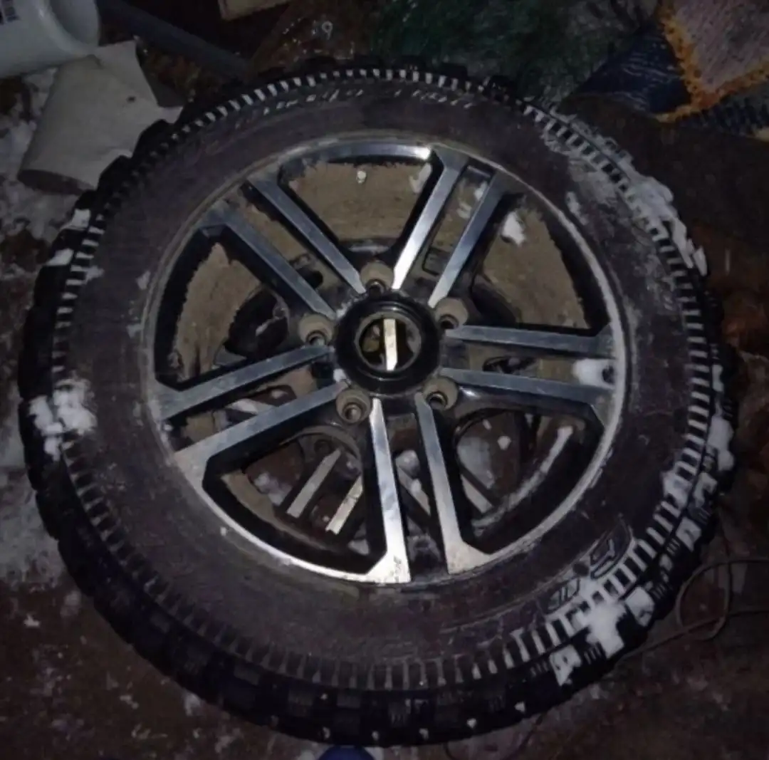 Продам летние колеса 215/65 R16