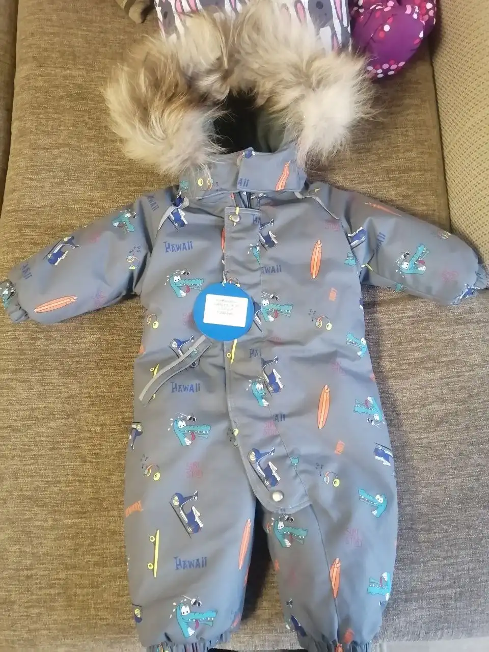 Продам зимний комбинезон 74 размер