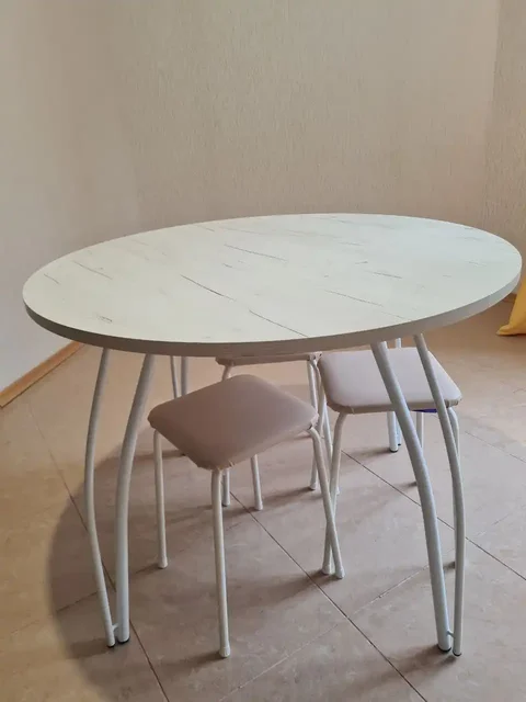 Продам обеденный стол со стульями - частное объявление в Красноярск