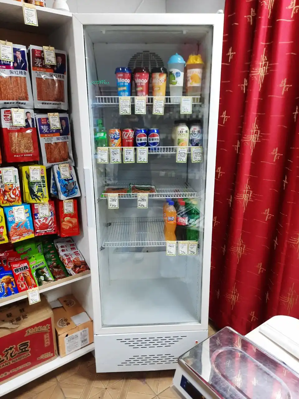 Продам торговый холодильник Бирюса - Торговое оборудование (Готовый бизнес и оборудование) в Красноярск