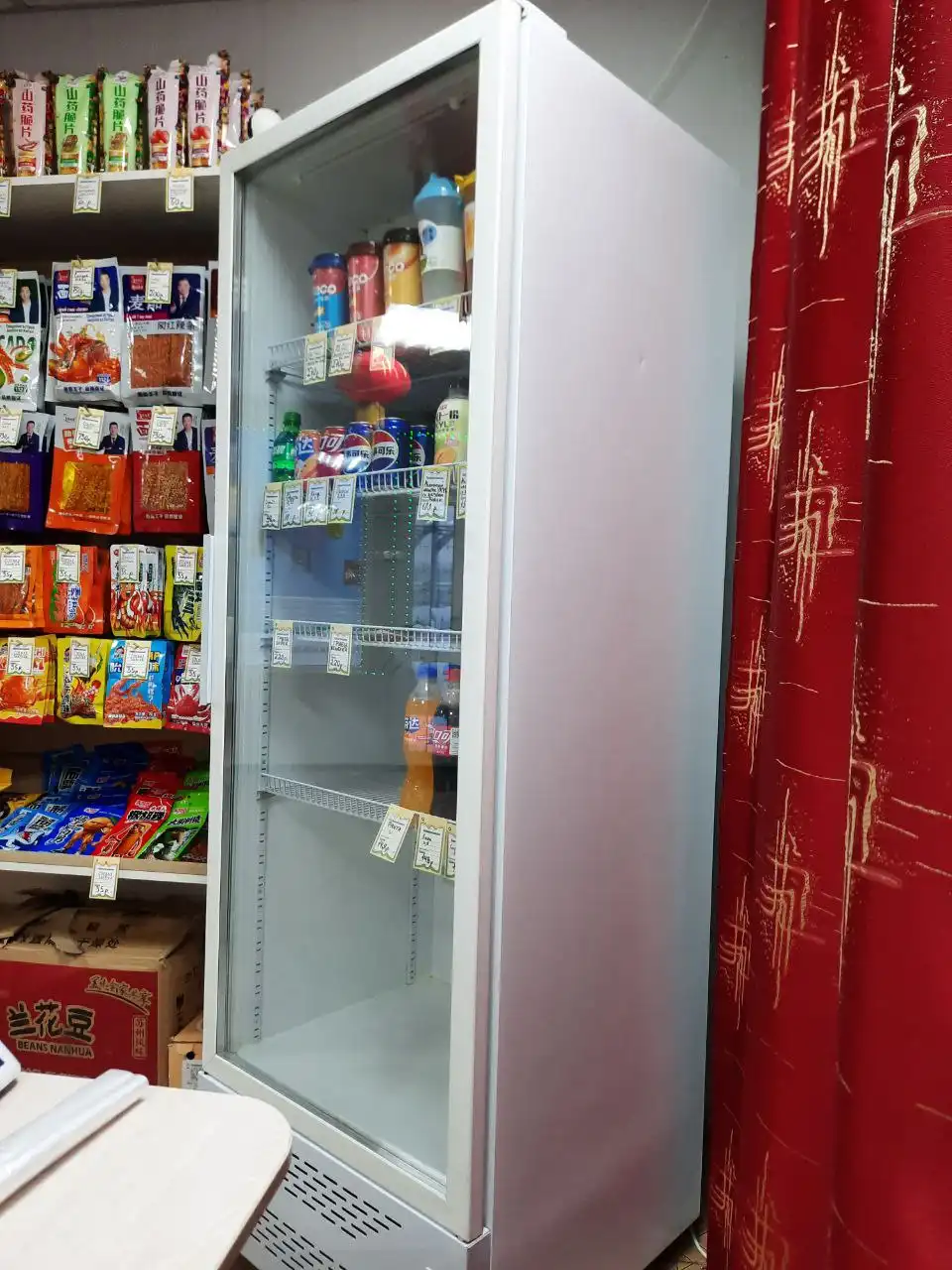 Продам торговый холодильник Бирюса - Торговое оборудование (Готовый бизнес и оборудование) в Красноярск