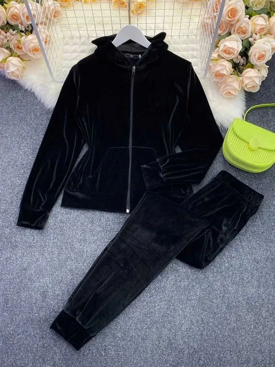 Костюм на молнии: велюр, размер 46-48 - Мужская одежда (Одежда) в Чебоксары