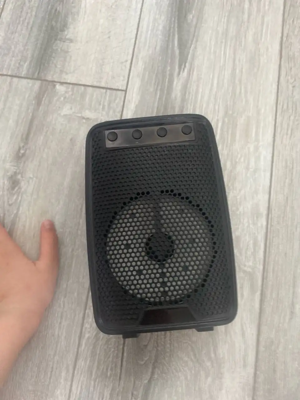 Продам колонку очень громкая - Аудиотехника (Барахолка) в Чебоксары