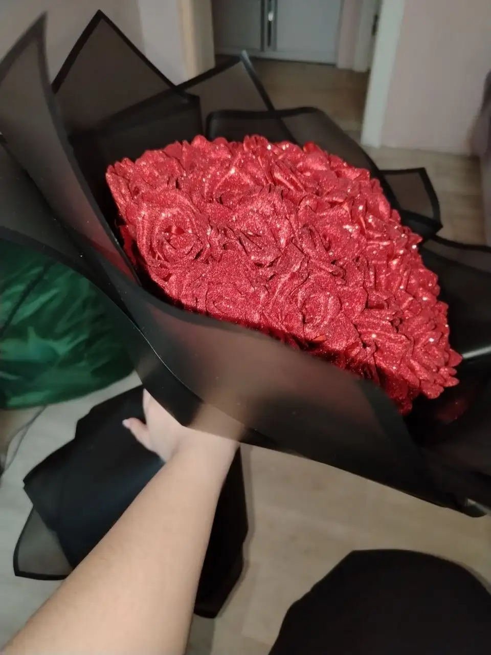 Розы из атласных лент с блёстками ручной работы - Рукоделие (Хобби и отдых) в Чебоксары