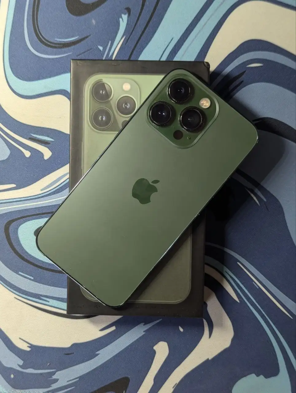 Продажа двух iPhone: 13 Pro 256GB и 15 128GB - Смартфоны (Электроника) в Чебоксары