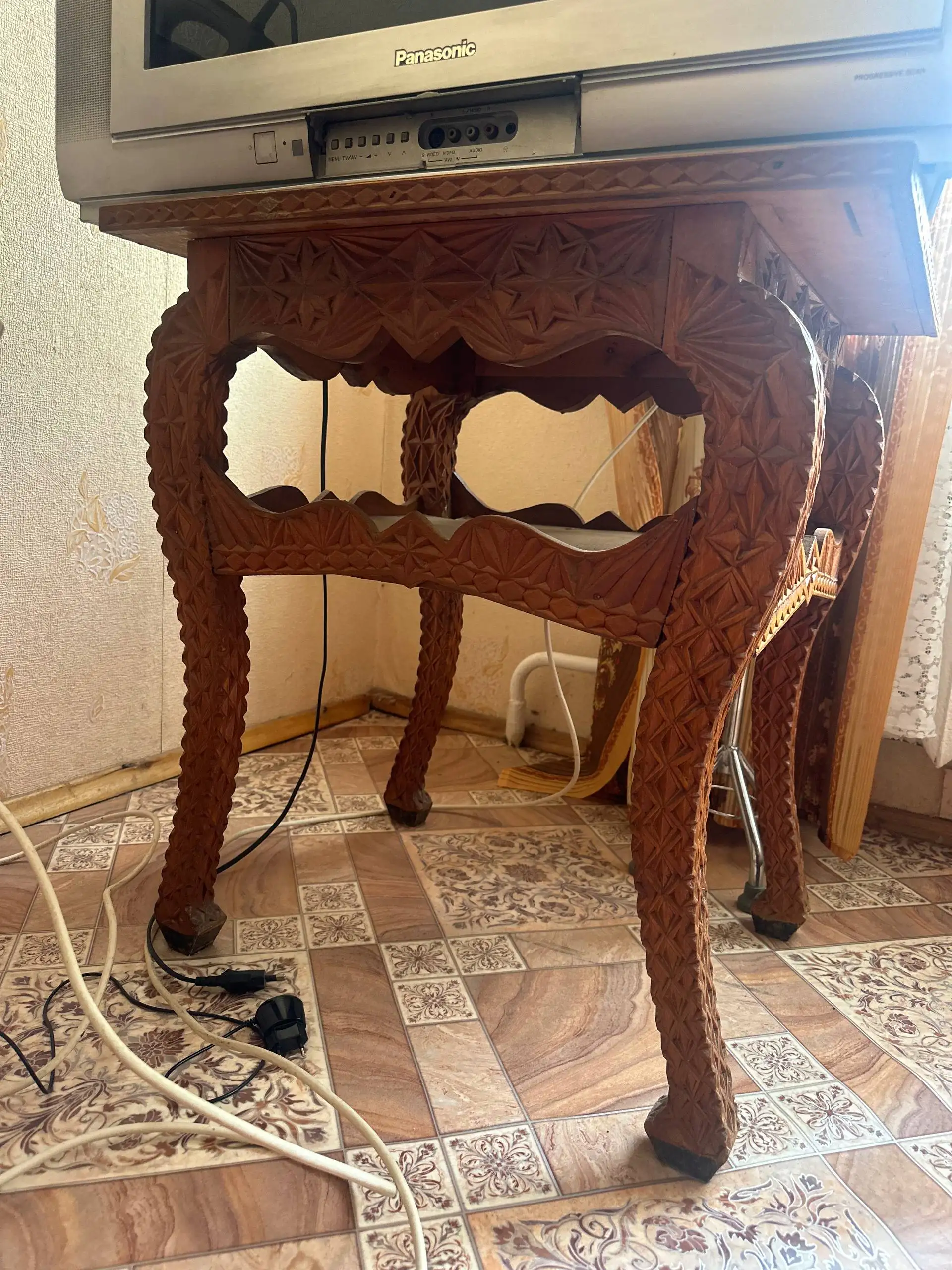 Продажа хрустального рога изобилия и столов - Барахолка в Чебоксары