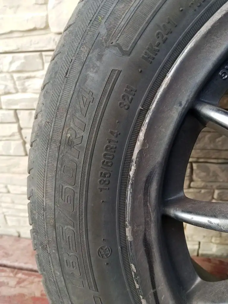 Резина откатала 2 лета - Шины (Запчасти) в Чебоксары