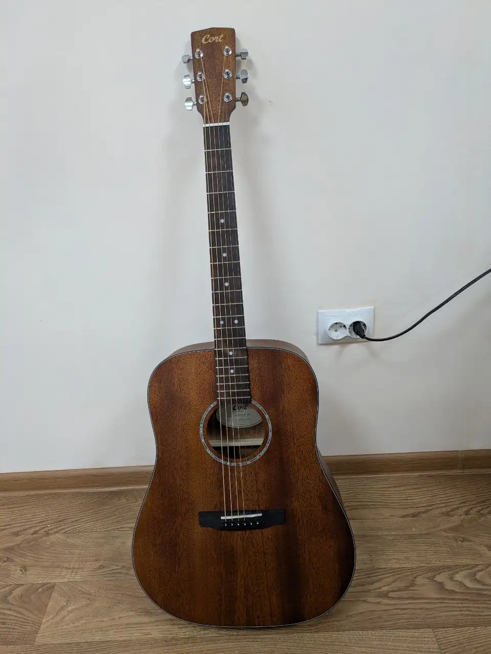 Продажа гитары Cort с чехлом - Музыкальные инструменты (Хобби и отдых) в Чебоксары